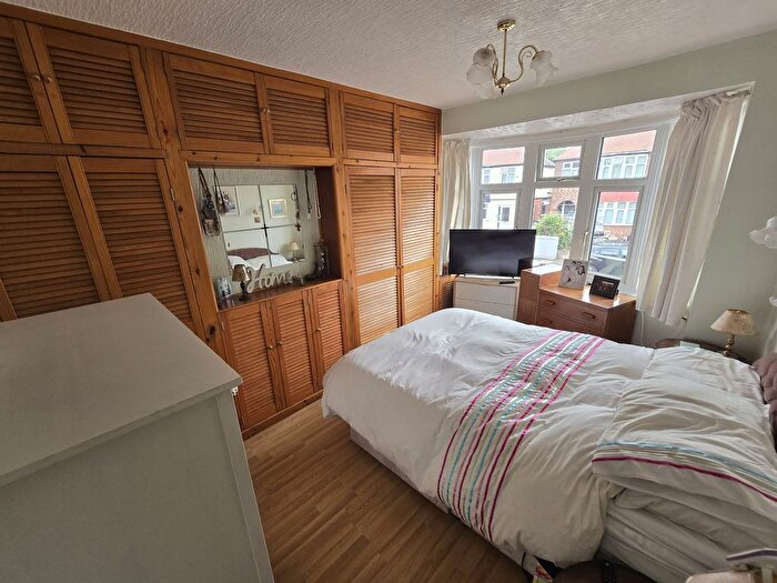 3 Bedroom Semi-detached House For Sale In Wrexham Avenue, Walsall, WS2