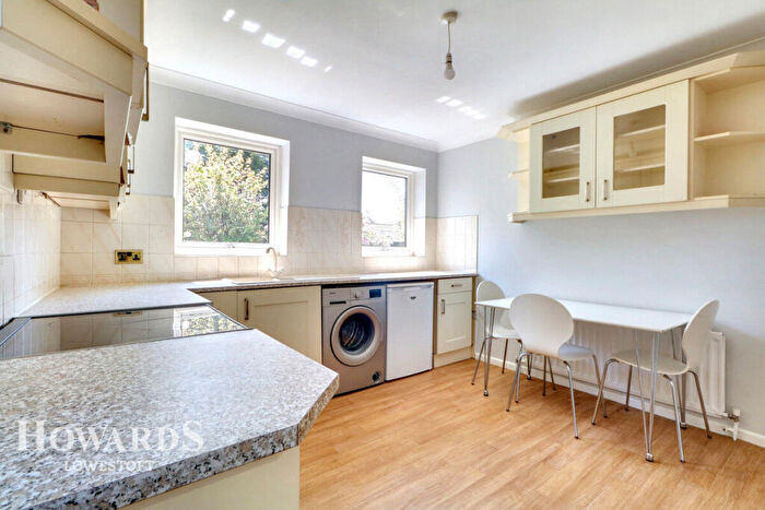 2 Bedroom Detached Bungalow For Sale In Marbella Green, Lowestoft, NR33