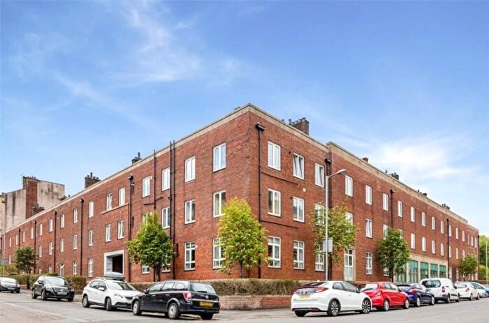 2 Bedroom Flat To Rent In Mingarry Street, Glasgow, G20