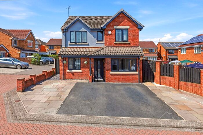 4 Bedroom Detached House For Sale In Pendragon Place, South Elmsall, WF9