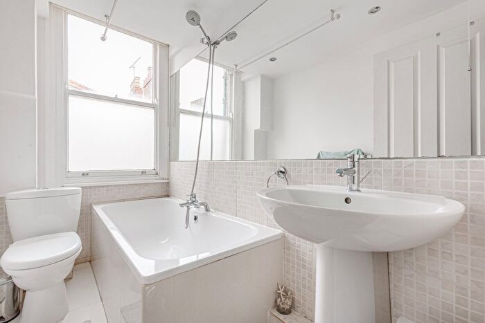 3 Bedroom Flat To Rent In New Kings Road, Hurlingham, SW6