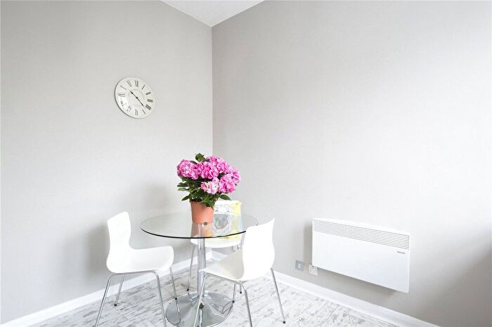 1 Bedroom Flat To Rent In Kensington Park Road, Notting Hill, Kensington Amp; Chelsea, W11