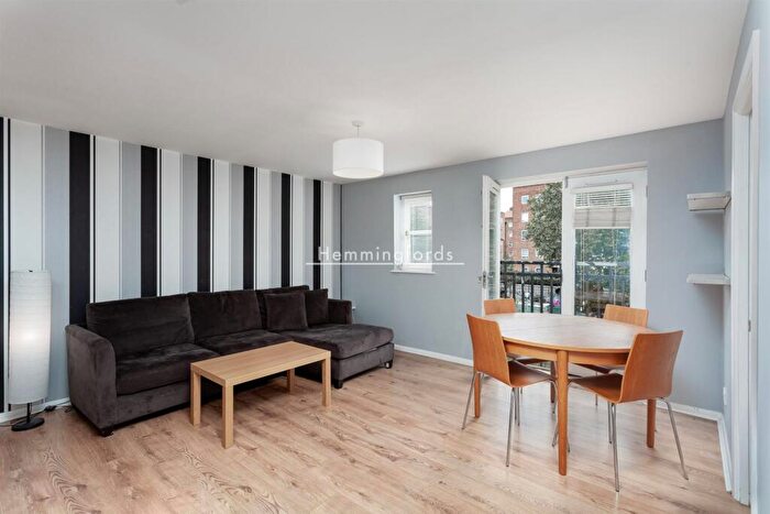 2 Bedroom Apartment To Rent In Kent Wharf, Haggerston, E2