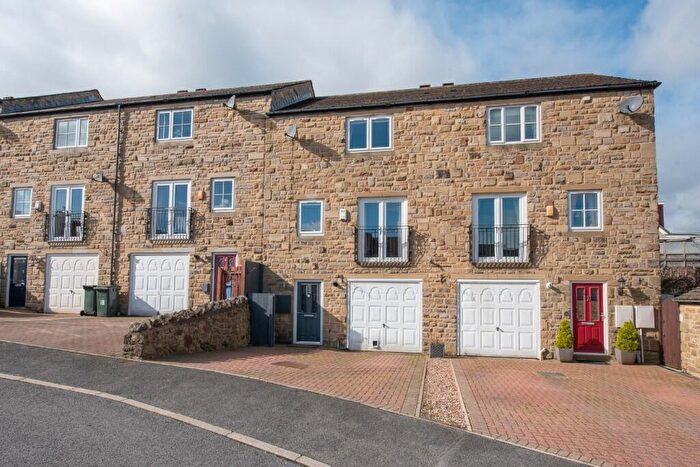 4 Bedroom Town House For Sale In Laycock Fields, Cowling, BD22