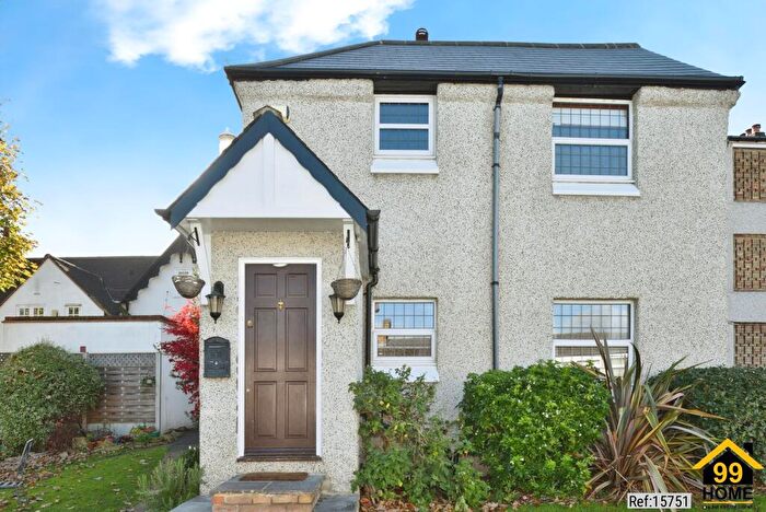 2 Bedroom Maisonette For Sale In Mottingham Lane, London, SE9