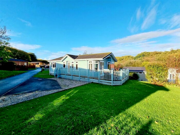 2 Bedroom Chalet For Sale In Whitstone, Holsworthy, EX22