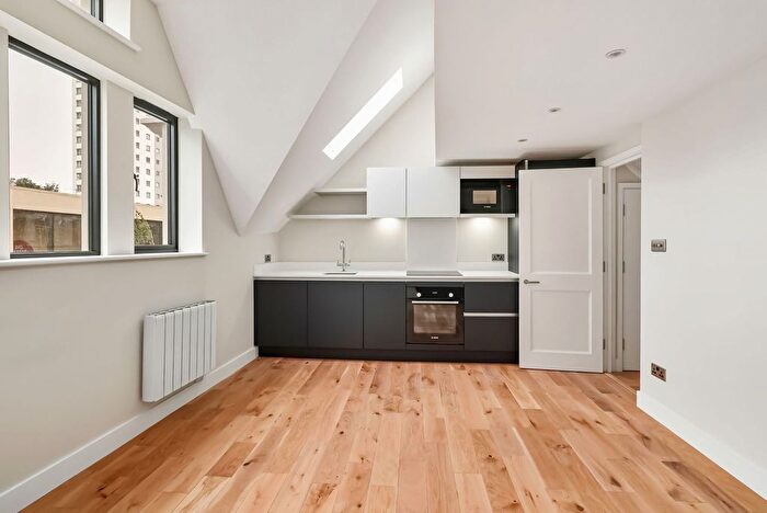 2 Bedroom Flat For Sale In High Street, Sutton, SM1