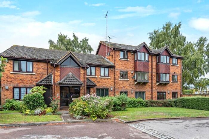 1 Bedroom Apartment To Rent In Woking, Surrey, GU22