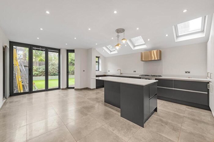 4 Bedroom Semi-Detached House To Rent In Kempe Road, London, NW6