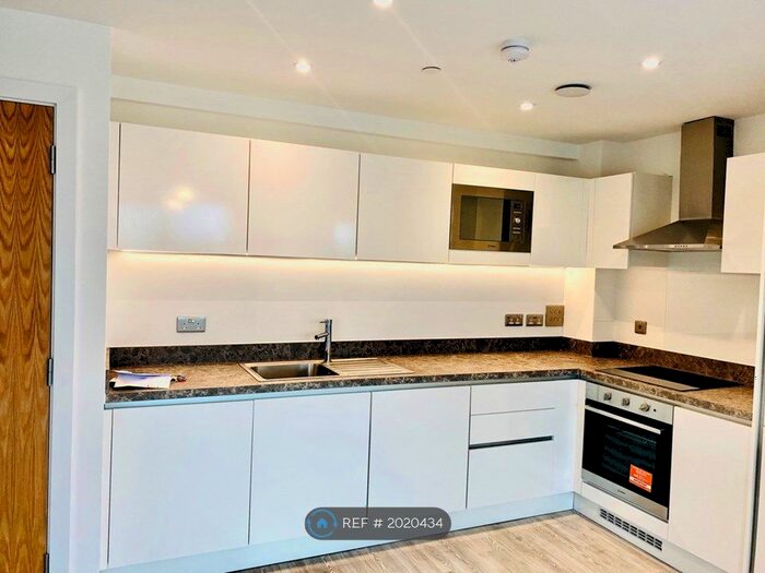 2 Bedroom Flat To Rent In Middlewood Plaza, Salford, M5