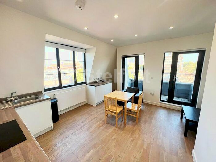 2 Bedroom Flat To Rent In Eversholt Street, London, NW1