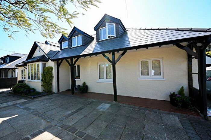 5 Bedroom Detached House For Sale In Beechcroft Lane, Ringwood, BH24