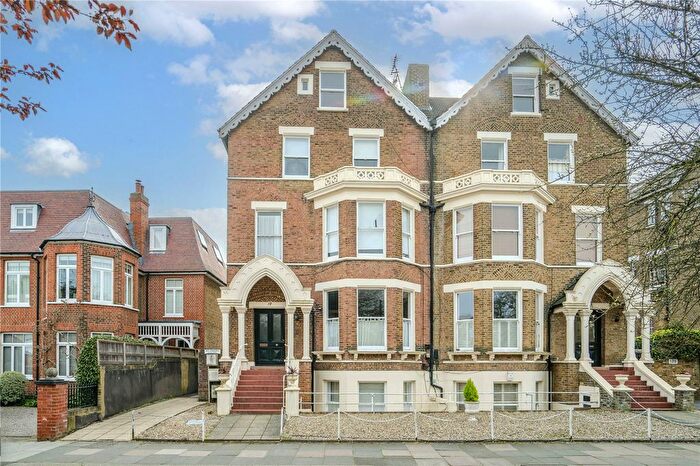 1 Bedroom Flat For Sale In Kew Gardens Road, Richmond, TW9