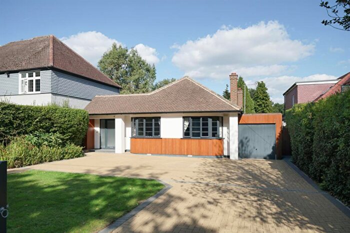 3 Bedroom Detached Bungalow For Sale In Napsbury Lane, St. Albans, AL1