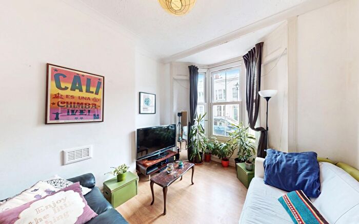 4 Bedroom Terraced House To Rent In Clinton Road, London, E3