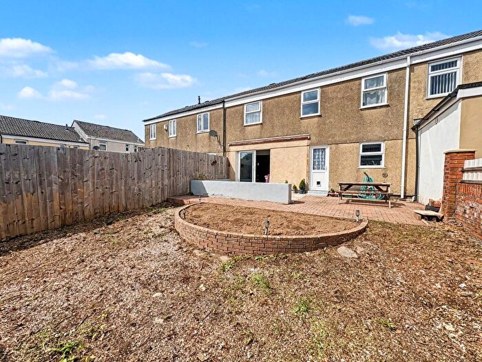 3 Bedroom Terraced House For Sale In Wasdale Gardens, Plymouth, PL6