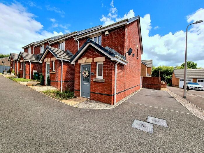 2 Bedroom End Of Terrace House To Rent In Worcester Court, Tonyrefail, Porth, CF39