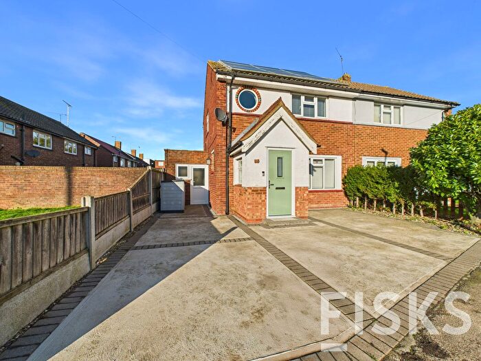 2 Bedroom Semi Detached House For Sale In Hatley Gardens, Benfleet, SS7