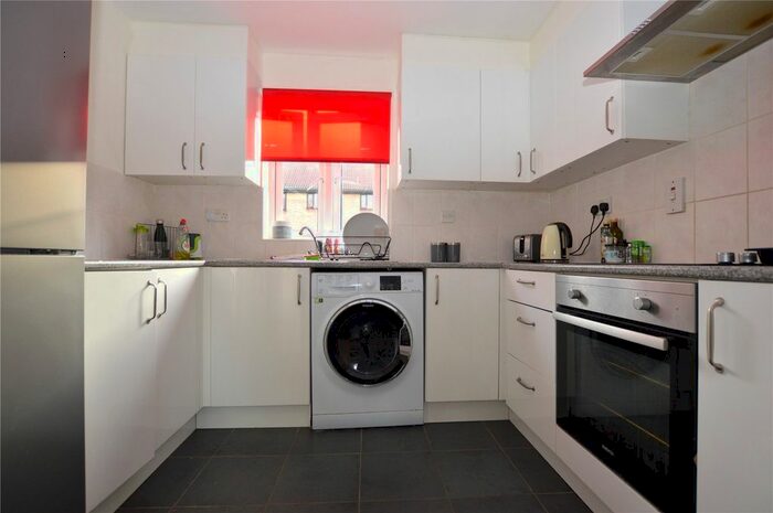 1 Bedroom Flat To Rent In Copperfield, Basildon SS15