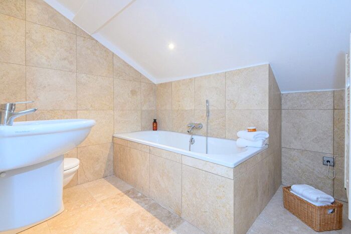 2 Bedroom Flat To Rent In St. Pauls Street, Leeds, LS1