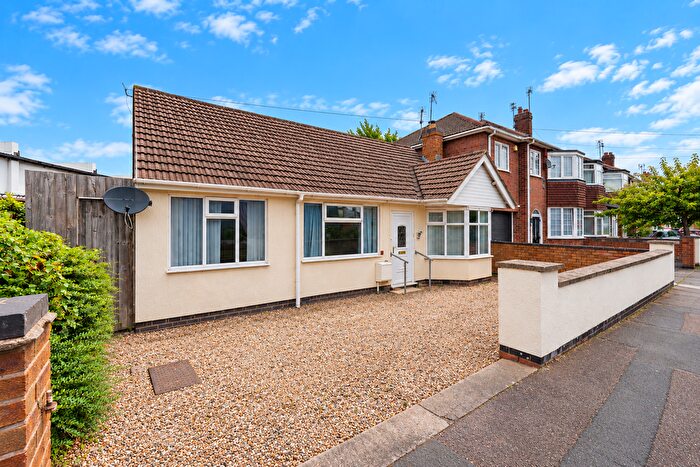 2 Bedroom Bungalow For Sale In Asquith Boulevard, Leicester, Leicestershire, LE2