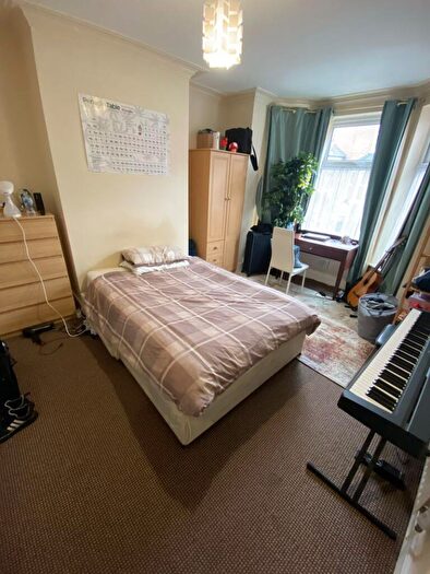 3 Bedroom Detached House To Rent In Balfour Road, Nottingham, NG7