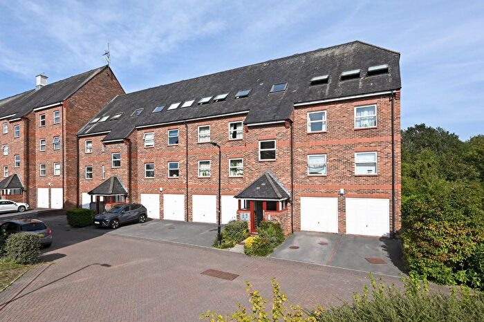 1 Bedroom Flat For Sale In Whitecross Gardens, Huntington Road, York, YO31