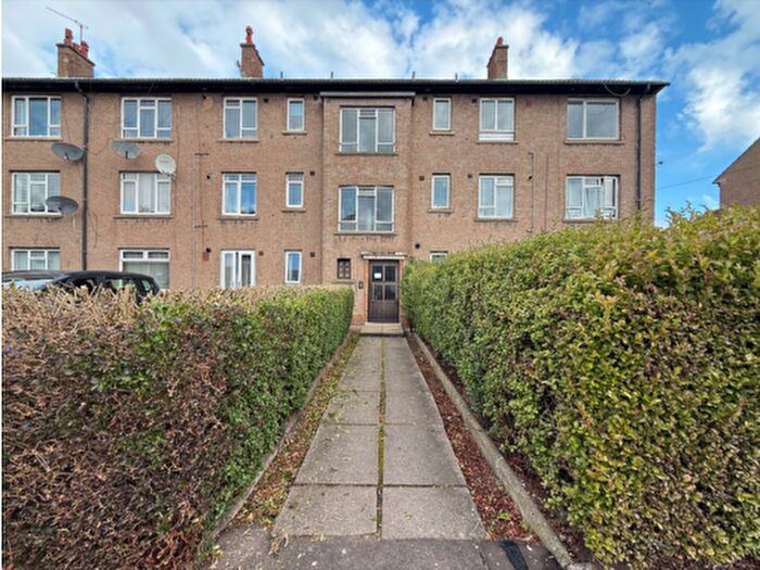 2 Bedroom Flat To Rent In Kemnay Gardens, Dundee, DD4