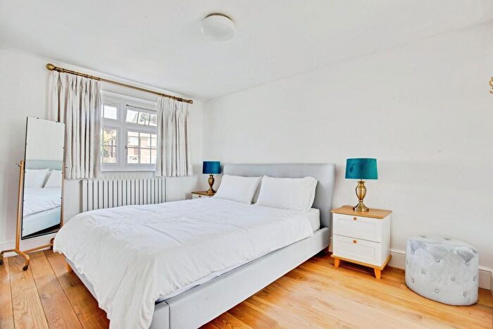 5 Bedroom Semi-Detached House For Sale In Alverstone Road, Wembley, HA9