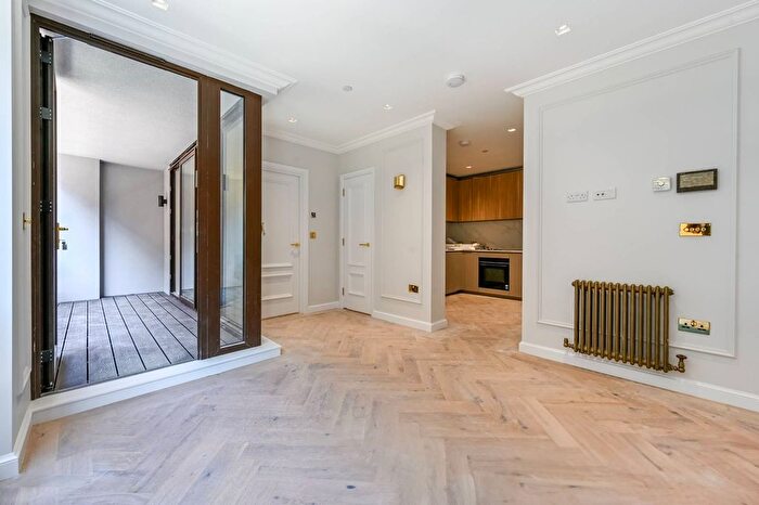 2 Bedroom Flat To Rent In Homer Row, Marylebone, London, W1H