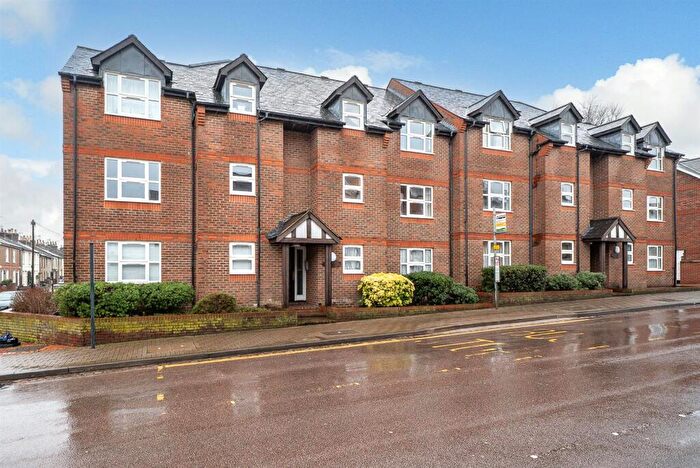 2 Bedroom Apartment For Sale In Alma Road, St. Albans, AL1