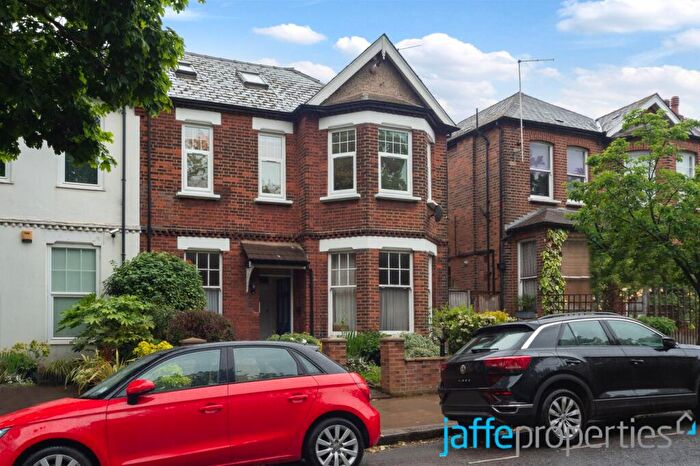 2 Bedroom Apartment To Rent In Westbere Road, London, NW2