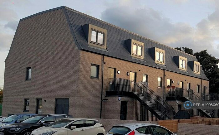 2 Bedroom Maisonette To Rent In Pillans Walk, Edinburgh, EH6