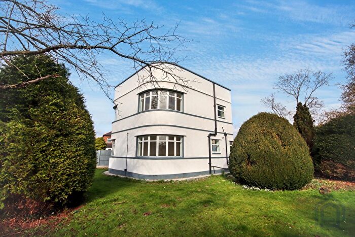 2 Bedroom Detached House For Sale In Neville Avenue, Spalding, PE11