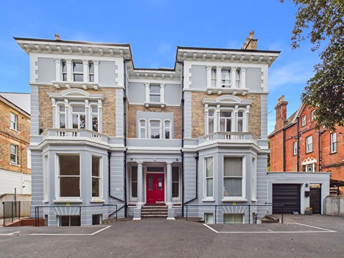2 Bedroom Flat For Sale In Upper Maze Hill, St. Leonards-On-Sea, TN38