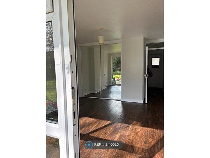 Studio To Rent In Cedar Road, Sutton, SM2