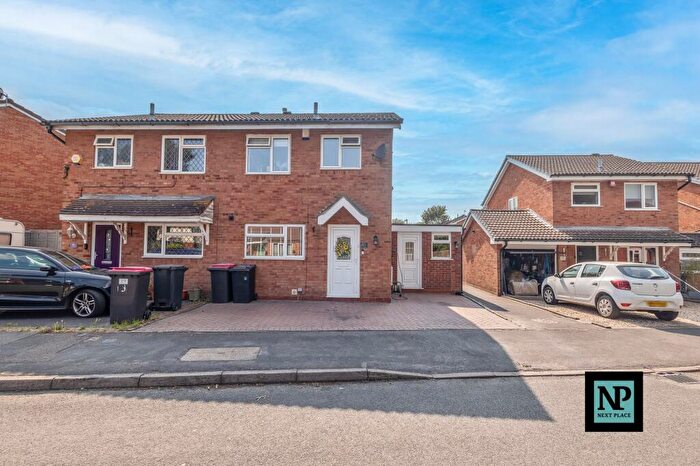 3 Bedroom Semi-Detached House For Sale In Sorrel Drive, Kingsbury, B78