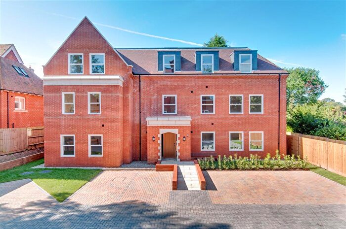 1 Bedroom Flat To Rent In New Dover Road, Canterbury, CT1