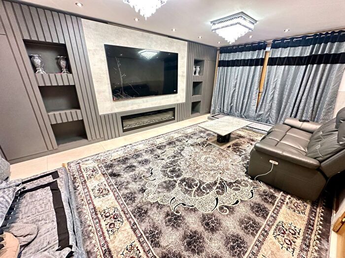 7 Bedroom Detached House To Rent In Gladstone Cottages, Wimborne Avenue, Southall, UB2