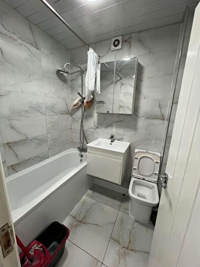 2 Bedroom Flat To Rent In Lodge Avenue, Dagenham, RM8