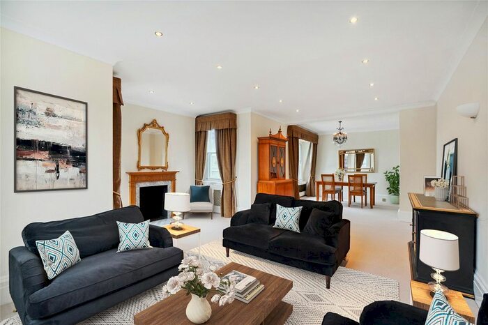 2 Bedroom Flat To Rent In Berkeley House, Hay Hill, London, W1J