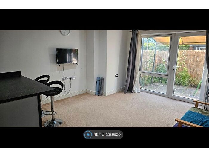 1 Bedroom Flat To Rent In Drinkwater Road, Harrow, HA2