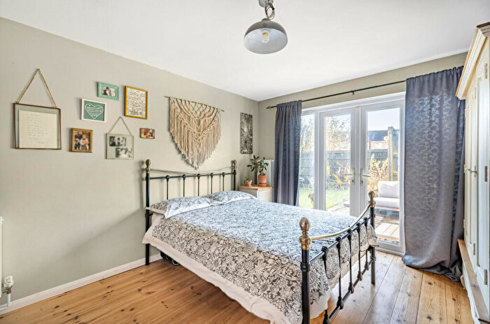 3 Bedroom End Of Terrace House For Sale In Larchfield Close, Frome, Frome, BA11