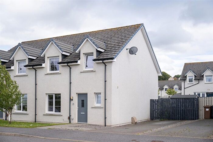 3 Bedroom Semi-Detached House For Sale In Aignish Drive, Inverness, IV2