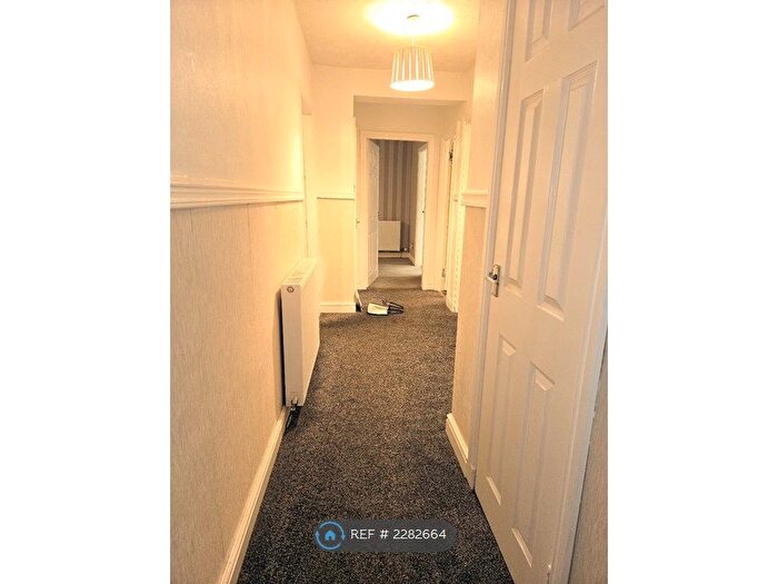 2 Bedroom Flat To Rent In Lansdowne Square, Dundee, DD2