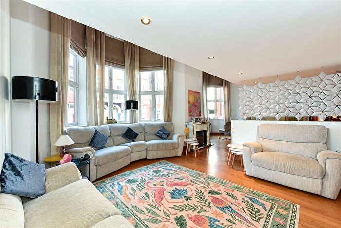 3 Bedroom Flat To Rent In Hans Crescent, Knightsbridge, London, SW1X