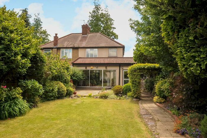 3 Bedroom Semi-Detached House To Rent In Northwood, HA6