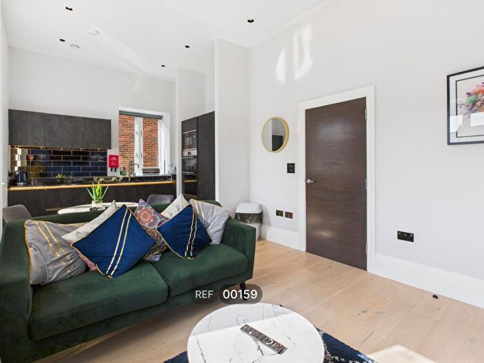 2 Bedroom Apartment To Rent In Windsor, Kings Buildings, South Church Side, Hull, HU1