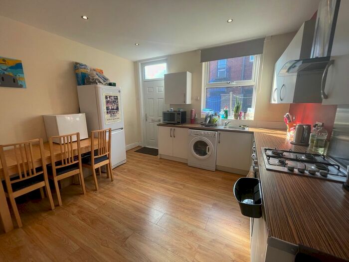 3 Bedroom Terraced House To Rent In Wetherby Grove, Leeds, West Yorkshire, LS4