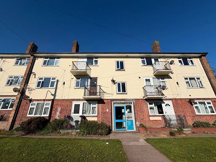 2 Bedroom Flat For Sale In Bessingby Gate, Bridlington, YO16